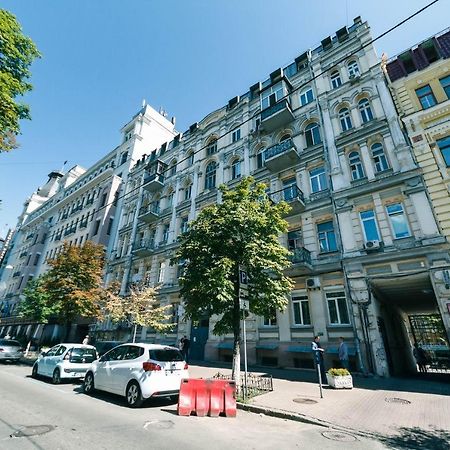 Vip Near Premier Palace & Arena City Kyiv Exterior photo