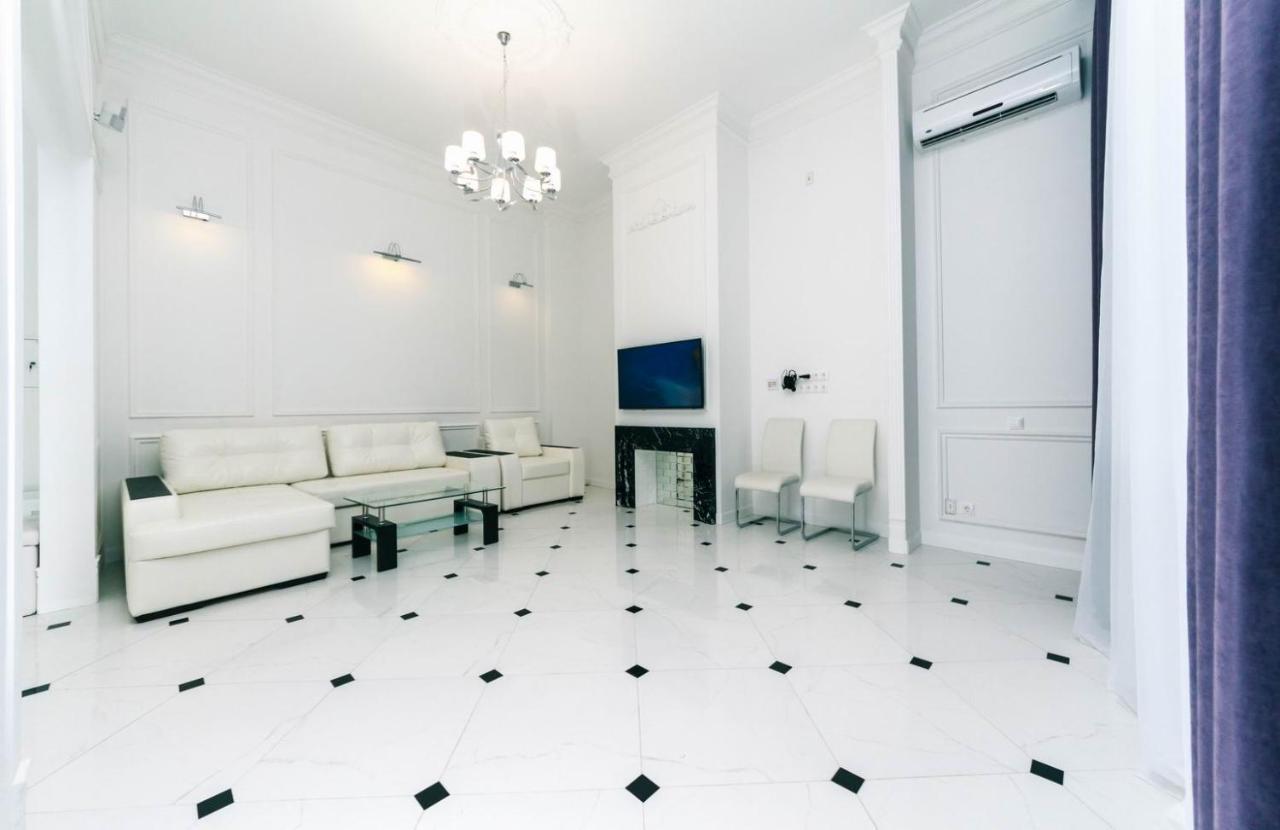 Vip Near Premier Palace & Arena City Kyiv Exterior photo
